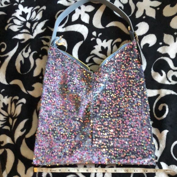 Sequence Grey Tote - Picture 2 of 2